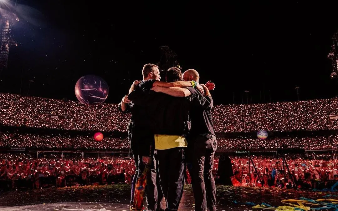 Coldplay akan mengadakan konser di Stadion Utama Gelora Bung Karno (SUGBK). Namun jadwal tersebut bentrok dengan FIFA matchday.