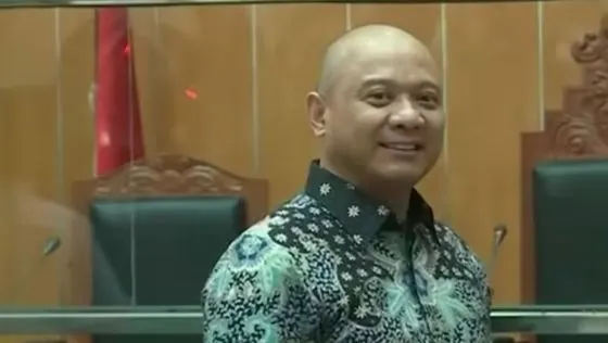 Kompolnas meminta Teddy Minahasa agar dipecat dari jabatannya.