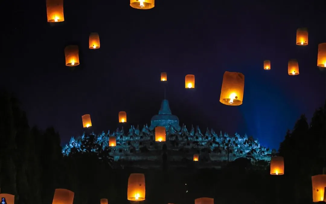 Festival Lampion Borobudur saat Waisak 