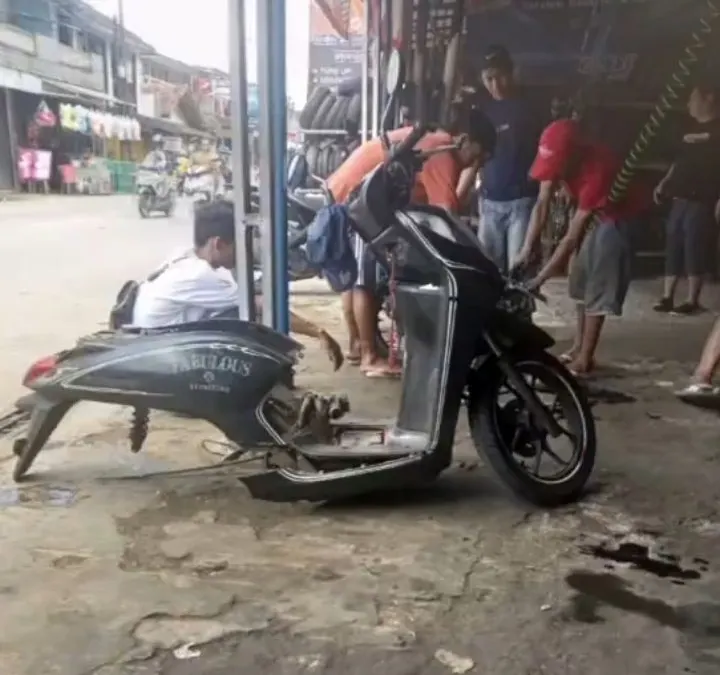Viral Bengkel motor di Sentul peras pelanggan 