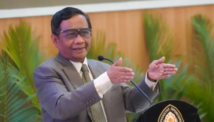  Menteri Koordinator Bidang Politik Hukum dan Keamanan (Menko Polhukam) Mahfud MD 