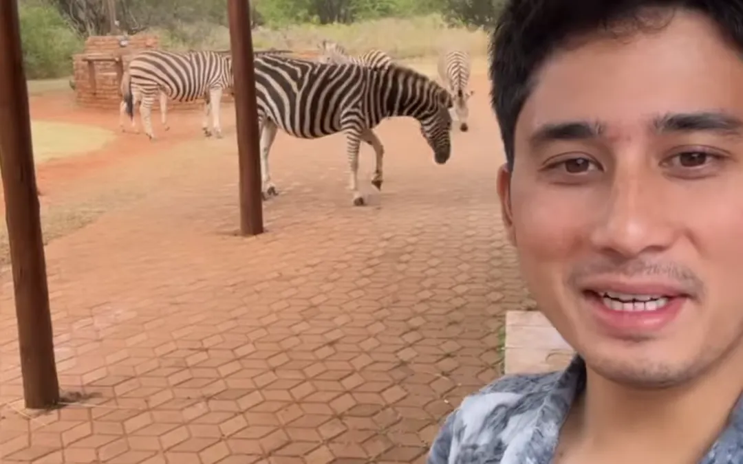 Alshad Ahmad, diduga sedang menghabiskan waktu berlibur ke Afrika.
