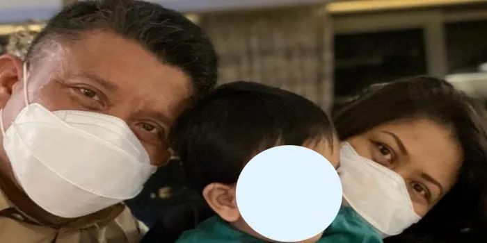 Ferdy Sambo dan Putri Candrawathi bersama dengan Anak Bungsu Mereka