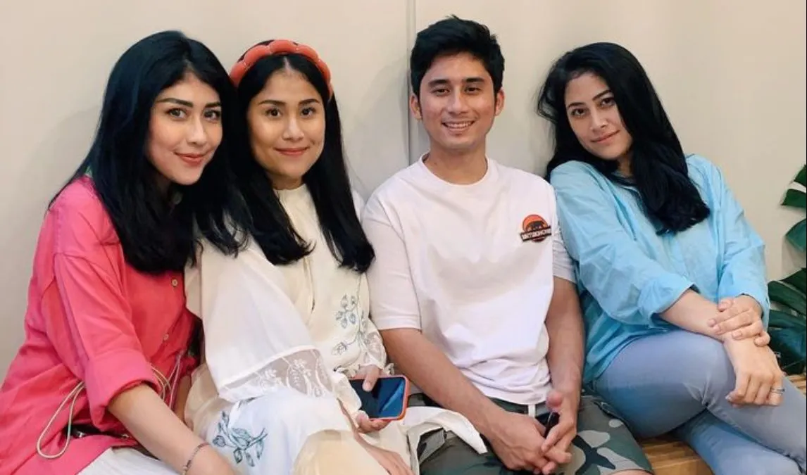 Alshad Ahmad dan tiga kakak perempuannya
