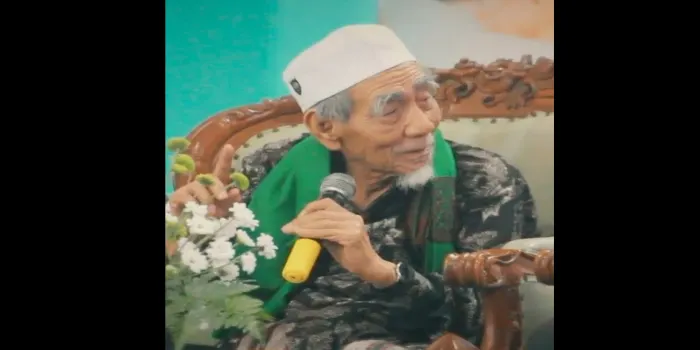 Mbah Moen Memberi Nasehat Agar Berhati-hati Soal Dosa