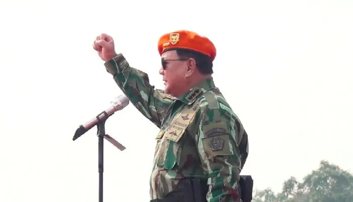 Menteri Pertahanan Indonesia, Prabowo Subiantodiangkat menjadi warga kehormatan Komando Pasukan Gerak Cepat (Kopasgat) TNI Angkatan Udara (AU).