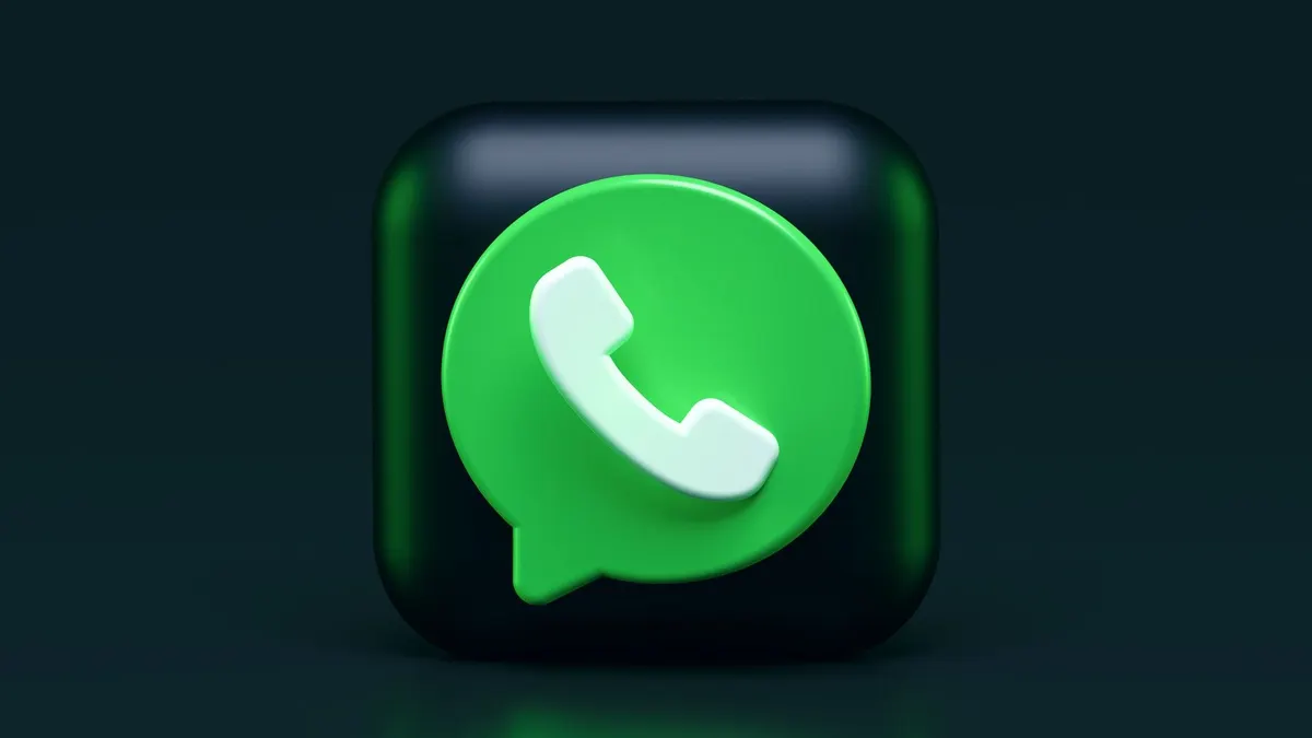 Ilustrasi cara membuat nada dering di WhatsApp (WA) menggunakan suara yang menyebutkan nama pengguna ketika ada pesan masuk.