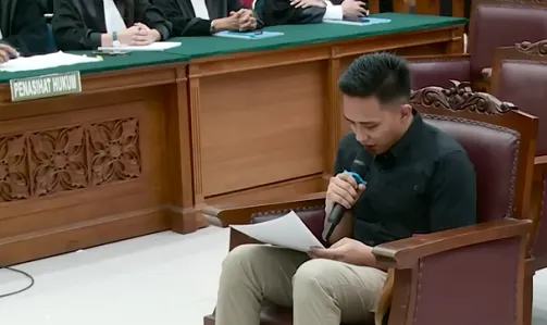 Ronny Talapessy mengungkapkan kronologi sebenarnya soal LPSK yang telah mencabut perlindungan kepada kliennya.