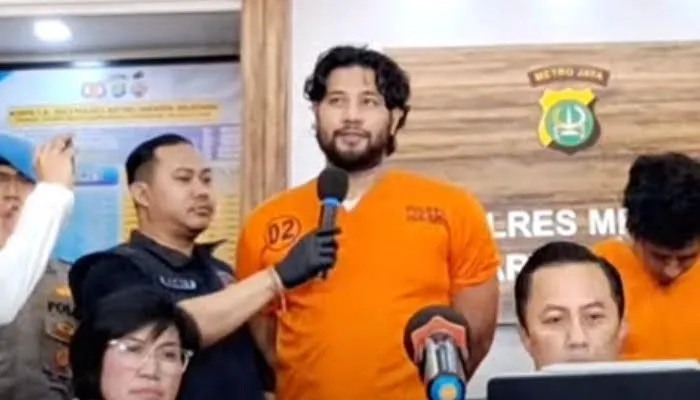 Tertangkap kasus narkoba, Ammar Zoni resmi pakai baju oranye