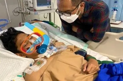 Jonathan Latumahina bersama anaknya David