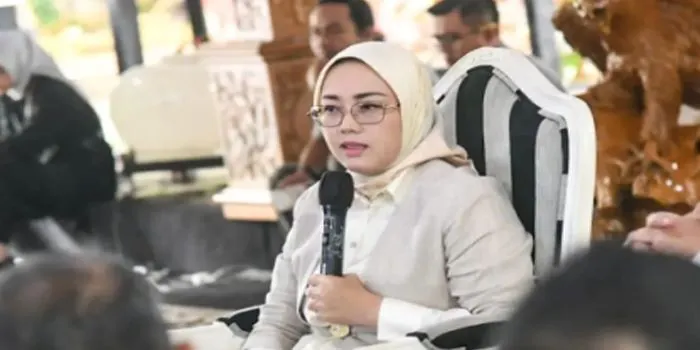 Bupati Purwakarta Anne Ratna Mustika