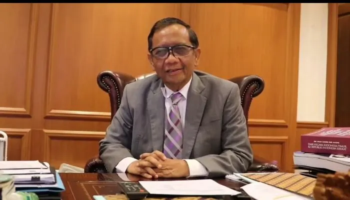 Beri Apresiasi Hakim! Mahfud MD Tepuk Tangan Saat Vonis 1,5 Tahun Richard Eliezer Dijatuhkan: Hati Saya Gembira 