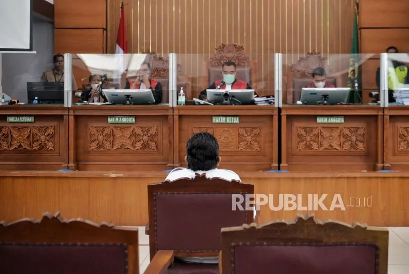 Terdakwa kasus pembunuhan Brigadir Nofriansyah Yoshua Hutabarat, Ferdy Sambo menjalani sidang pembacaan vonis di Pengadilan Negeri Jakarta Selatan, Senin (13/2/2023).