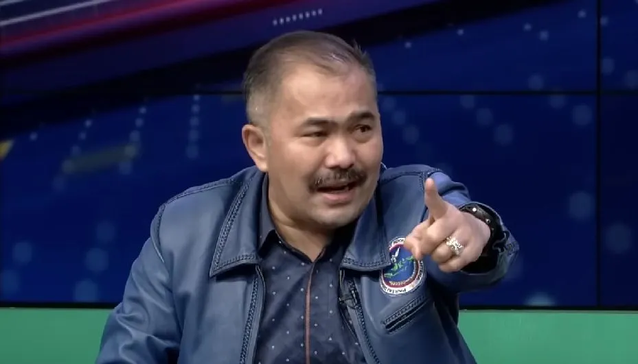I ketut Sumedana memberikan pandangan yang berbeda tentang status Bharada E sebagai JC berujung dikomentari oleh Kamarudin Simanjuntak.