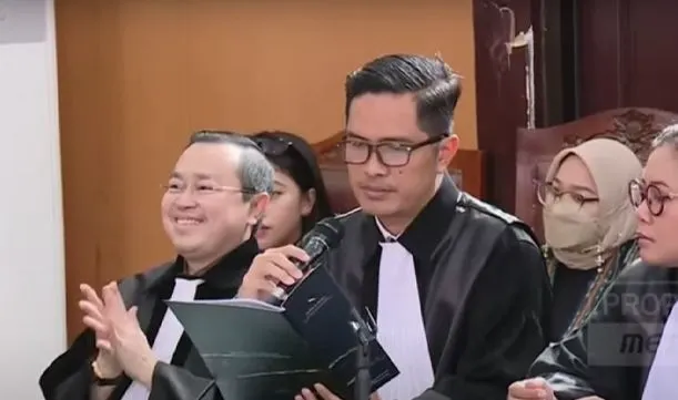 Penasehat hukum Ferdy Sambo yakni Arman Hanis membacakan duplik kliennya dan menyoroti ekspresi Jaksa Penuntut Umum (JPU).