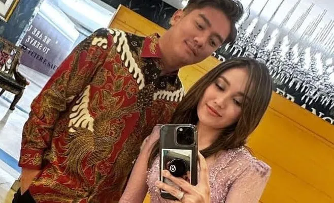 Pedangdut Ayu Ting Ting Unggah Foto Mesra Bersama Boy William, Ivan Gunawan Berkomentar Seperti ini, Cemburu?