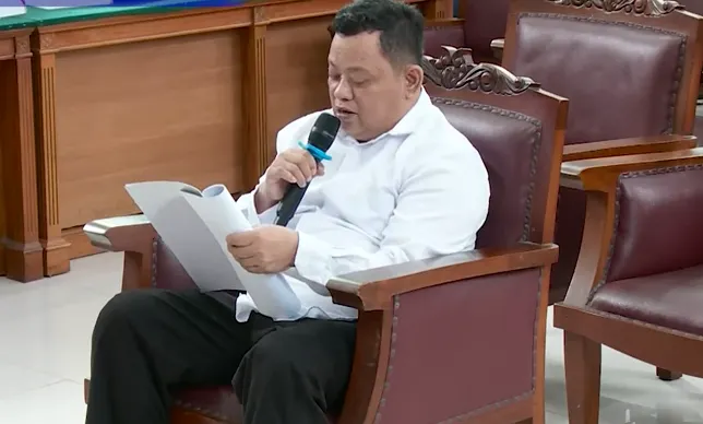 Kuat Maruf menjadi terdakwa pertama dari kasus pembunuhan Brigadir J yang membacakan pledoi atau nota pembelaan.