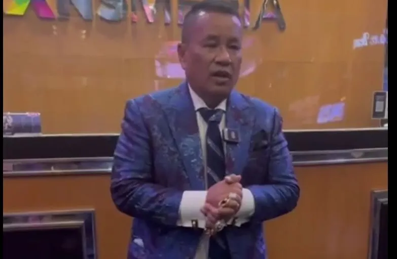 Hotman Paris Hutapea ke Polda Jawa Timur (Jatim) dalam menangani kasis KDRT Venna Melinda dengan Ferry Irawan.