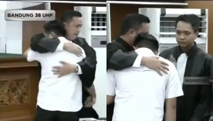 JPU menuntut klien Ronny Talapessy itu dengan tuntutan hukuman 12 tahun penjara.