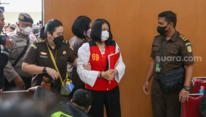 Merasa Geram, Warganet Tanggapi Tuntutan JPU Terhadap Putri Candrawathi: RIP Keadilan, Penjara Sampai Ajal!