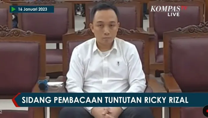 Jaksa Penuntut Umum (JPU) membacakan tuntutan hukuman kepada Ricky Rizal, hasilnya sama dengan Kuat Maruf.
