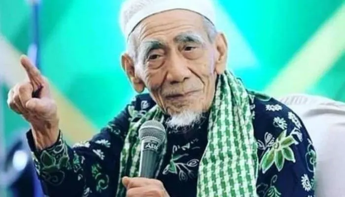Lebih Utama Mana, Ilmu atau Amal? Simak Penjelasan Mbah Moen Berikut Ini
