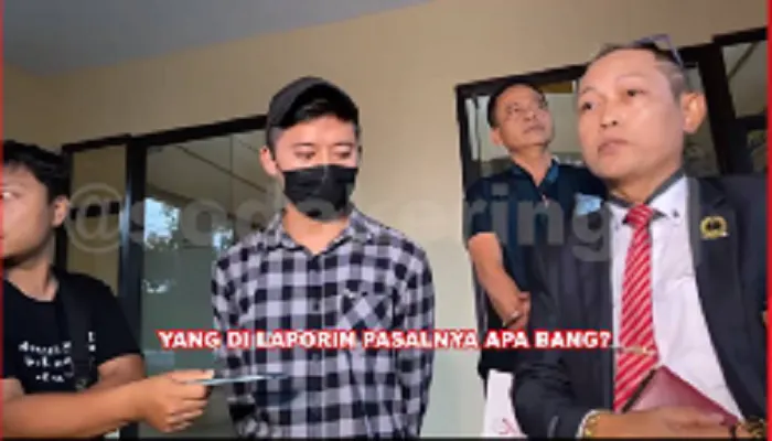 Denny Sumargo ikut terseret kasus perselingkuhan suami Norma Risma, Rozy Zay dengan ibu mertuanya sendiri.