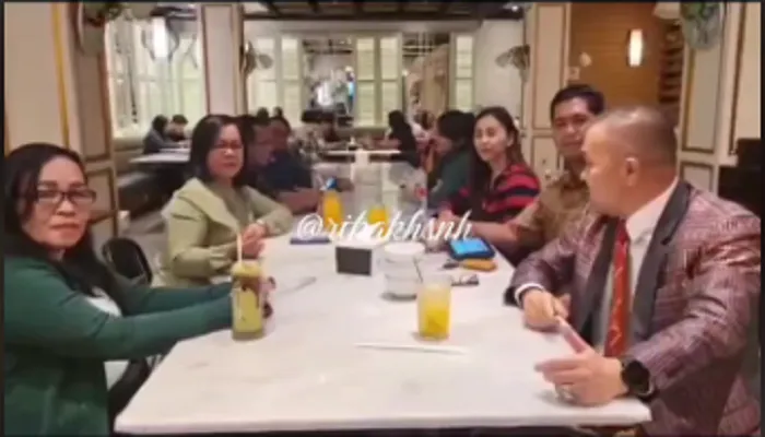 Mengharukan! Keluarga Brigadir J dan Bharada E Bertemu di Momen Natal, Saling Ungkap Kalimat Ini
