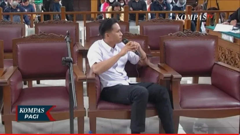 Momen Haru Richard Eliezer, Keluarga Bawakan Makanan Kesukaannya Saat Rayakan Natal di Rutan Bareskrim