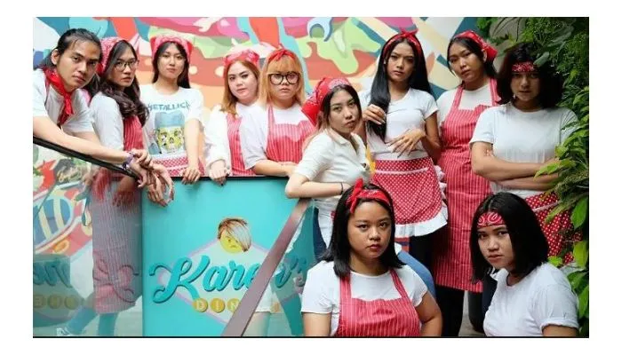 Beberapa Artis Coba Pengalaman Baru Makan di Karen's Dinner, Fuji Daftar Jadi Waitress? 