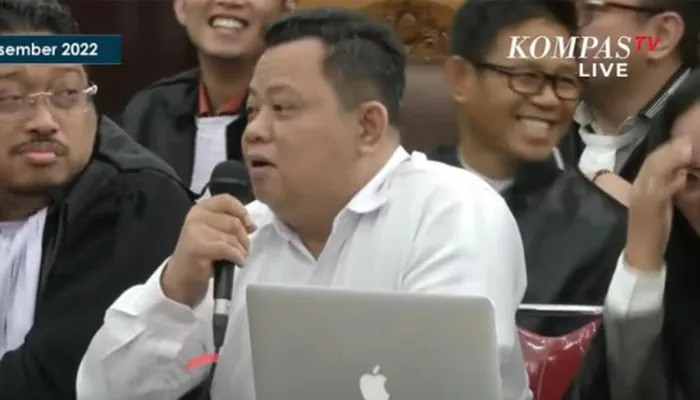 Lagi-lagi Kuat Maruf Bikin Seisi Ruang Sidang Ngakak: Kalau Ibu Simpulkan Saya Dibawah Rata-rata Saya Ikhlas