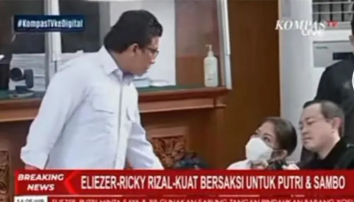Ferdy Sambo Tertangkap Kamera Marah dengan Putri Candrawathi, Warganet: Kenapa Kamu Pakai Gelang Itu