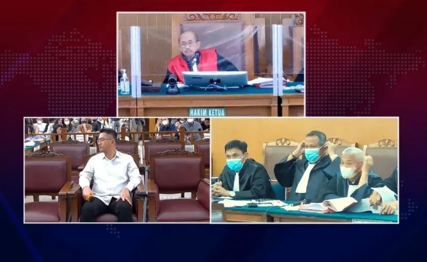 JPU tegur eks Kasubnit I Subdit III Dittipidum Bareskrim Polri Irfan Widyanto terlihat cengengesan saat persidangan berlangsung.