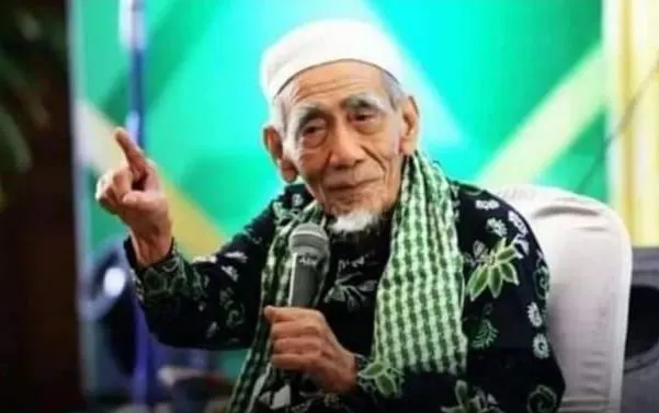 Rezeki lancar masuk ke dalam rumah dan hajat mudah terkabul, 5 amalan sederhana yang bisa dilakukan sesuai ajaran Mbah Moen.