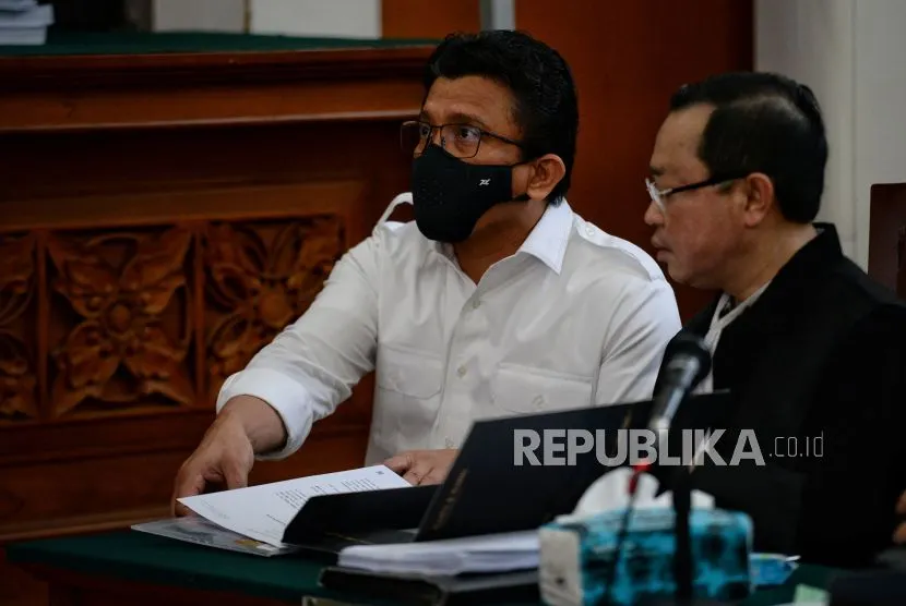 Ferdy Sambo bantah pernyataan Bharada E soal wanita yang menangis di rumahnya.
