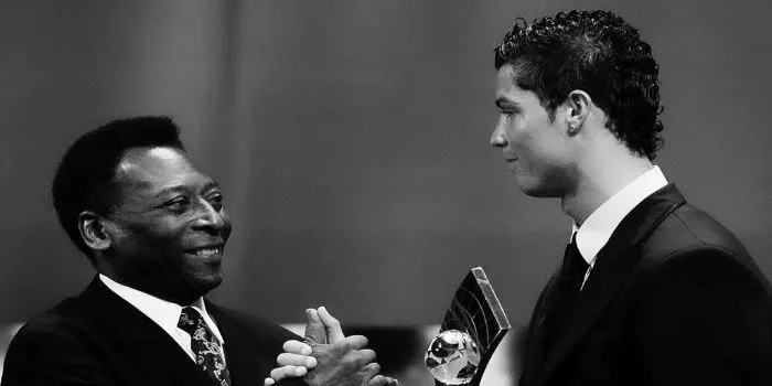 Pele Sang Legenda Bola Brasil, bersama bintang sepak bola Cristiano Ronaldo
