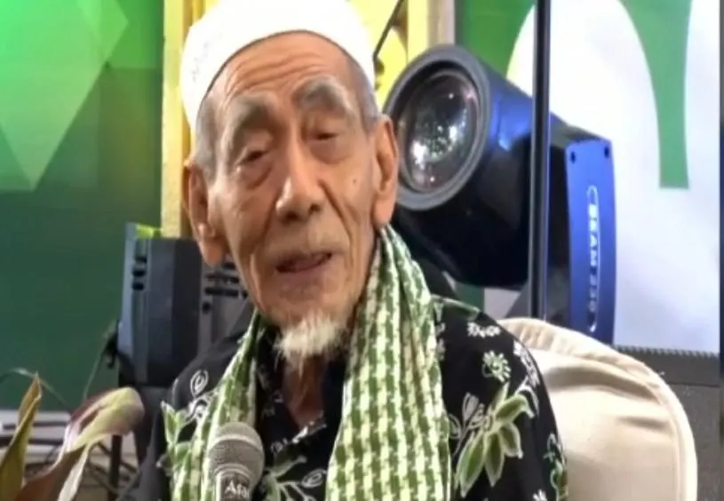 Bukan Karena Tanah Arab Menghijau, Mbah Moen: Tanda Kiamat akan Terjadi jika Sudah Tak Ada yang Lakukan Ini