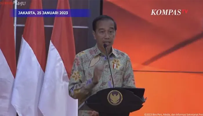 Belakangan ini, beredar sebuah video yang narasinya mengklaim bahwa Presiden Republik Indonesia yakni Jokowi Widodo alias Jokowi telah mencopot enam Menteri.