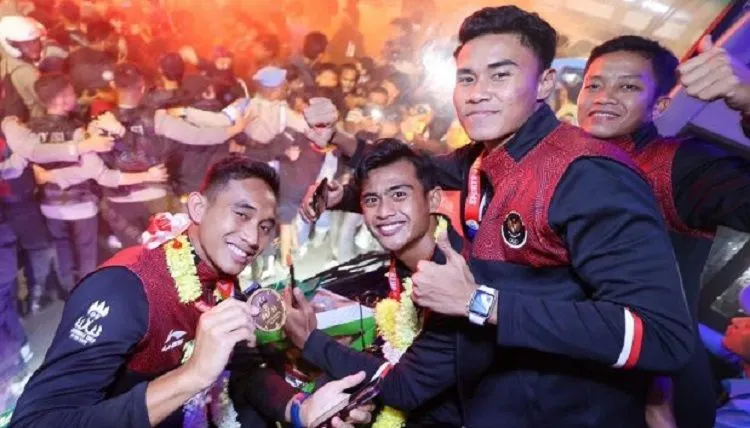Pasca kemenangan Indonesia melawan Thailand dengan skor 5-2 melalui pertandingan dramatis, akhirnya Timnas Indonesia pulang kembali ke tanah air pada Kamis, 18 Mei 2023 malam.