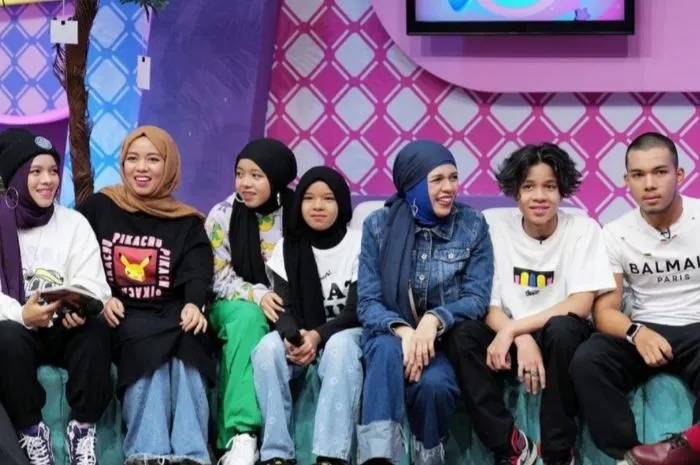 Keluarga dari Atta Halilintar yakni Gen Halilintar disebut tidak hadir dalam acara Ameena, anak Atta Halilintar dan Aurel Hermansyah.