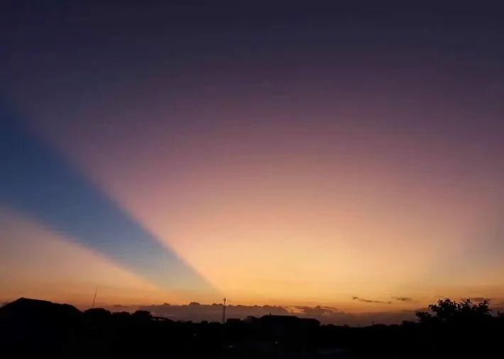 Fenomena Langit Terbelah Sebelum Gempa Guncang Jogja.