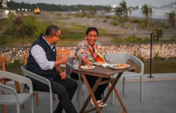 Ngobrol sembari ngemil Anies Baswedan dan Susi Pudjiastuti