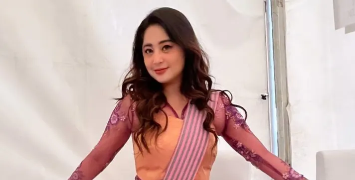 Dewi Perssik Lagi-Lagi Disemprot Fans Leslar Gegara Tanya Hal Sepele Ini