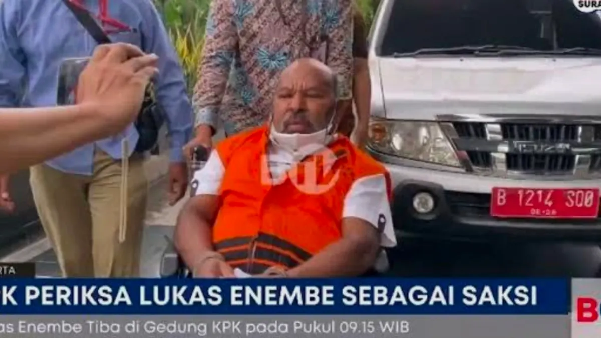 Lukas Enembe Langsung Dilarikan ke Rumah Sakit saat di Gedung KPK, Kuasa Hukum: Dia Drop!