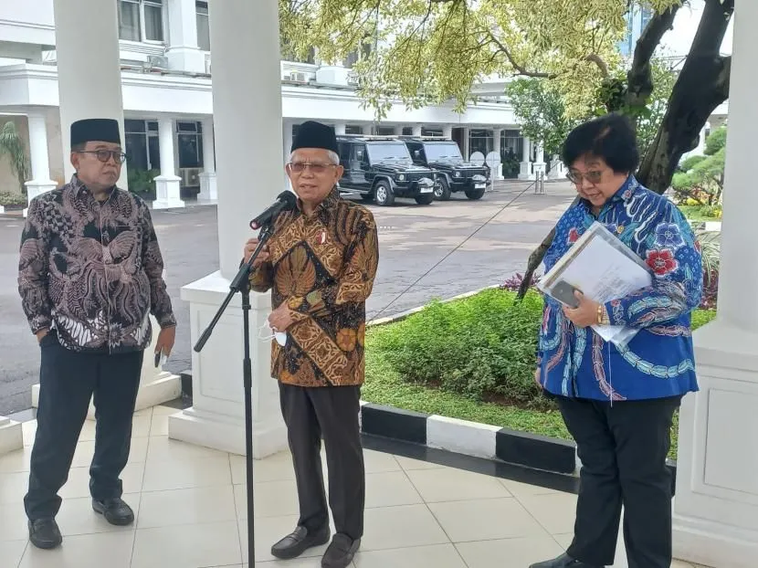 Soal badai dahsyat prediksi BRIN, Ma'ruf Amin menegaskan otoritas yang berwenang memberikan informasi cuaca adalah BMKG.