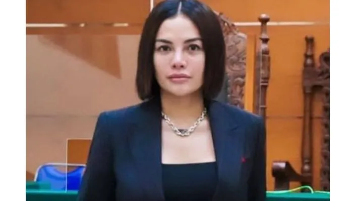 Kronologi Nikita Mirzani Ngamuk di Persidangan Pengadilan Serang, Sampai Banting Mikrofon dan Lempar Berkas!