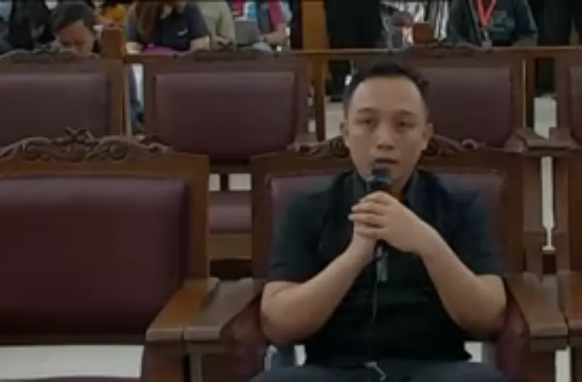 Dinilai Konsisten Membenamkan Diri, Martin Simanjuntak Beri Pesan Secara Pribadi Untuk Terdakwa Ricky Rizal.&nbsp; 