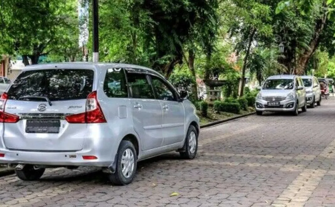 Ilustrasi, terdapat 11 titik lokasi parkir di DKI Jakarta di mana mobil yang tidak lulus uji emisi dikenakan tarif tertinggi sebesar Rp7.500 per jam.