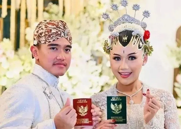 Ekspresi Kaesang Pangarep yang Berubah 180 Derajat saat Layani Tamu Pernikahan Bikin Netizen Gagal Fokus!