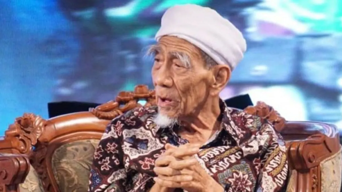 Mbah Moen sebut jika umat Muslim tidak mampu menghafal Al Quran, tetapi wajib menghafal 7 ayat Al Quran.